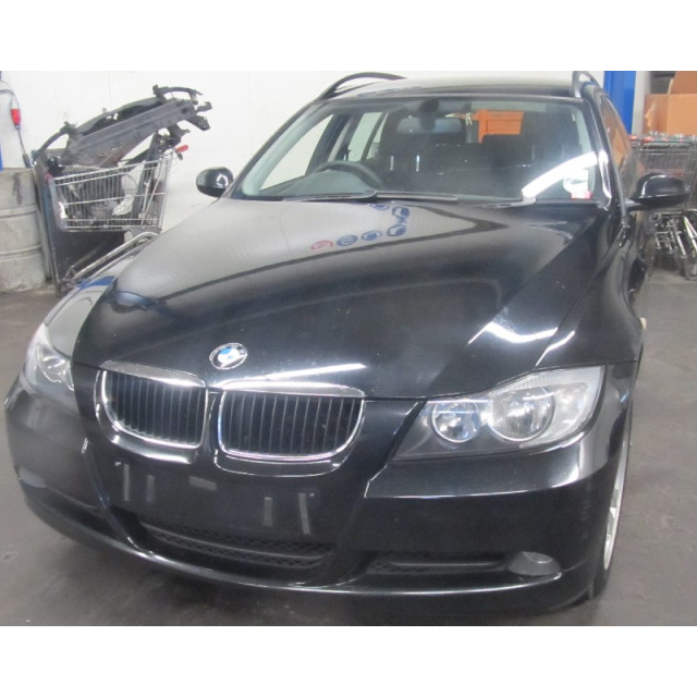 Grill światła przedniego lewego BMW 3 serie Touring (E91) (2005 - 2012) Combi 320d 16V Corporate Lease (M47-D20(204D4))