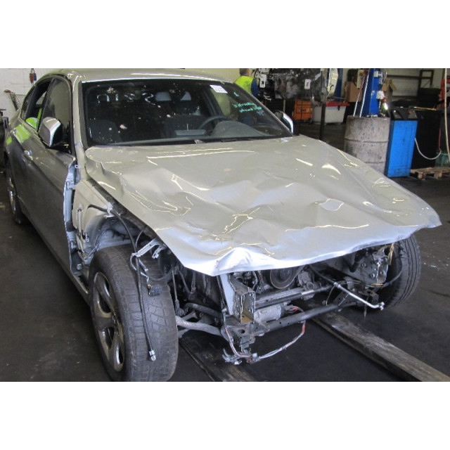 Multimedialny panel sterowania BMW 3 serie (F30) (2012 - 2015) Sedan 318d 2.0 16V (N47-D20C)
