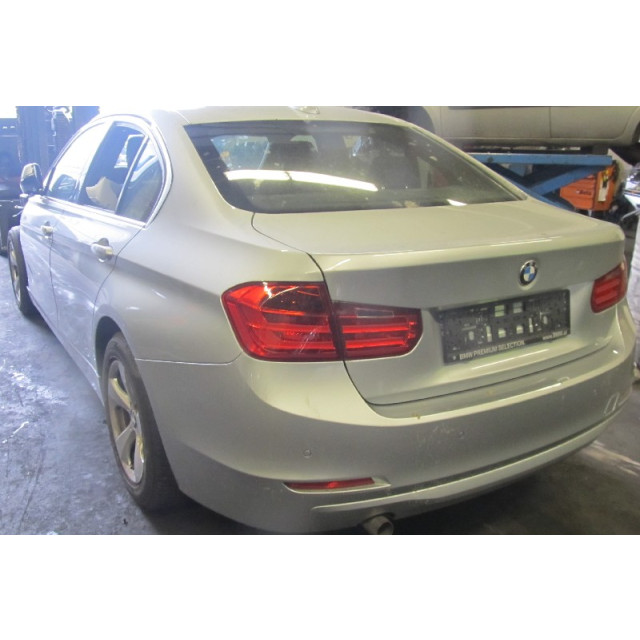 Pas bezpieczeństwa środkowy tylny BMW 3 serie (F30) (2012 - 2015) Sedan 318d 2.0 16V (N47-D20C)