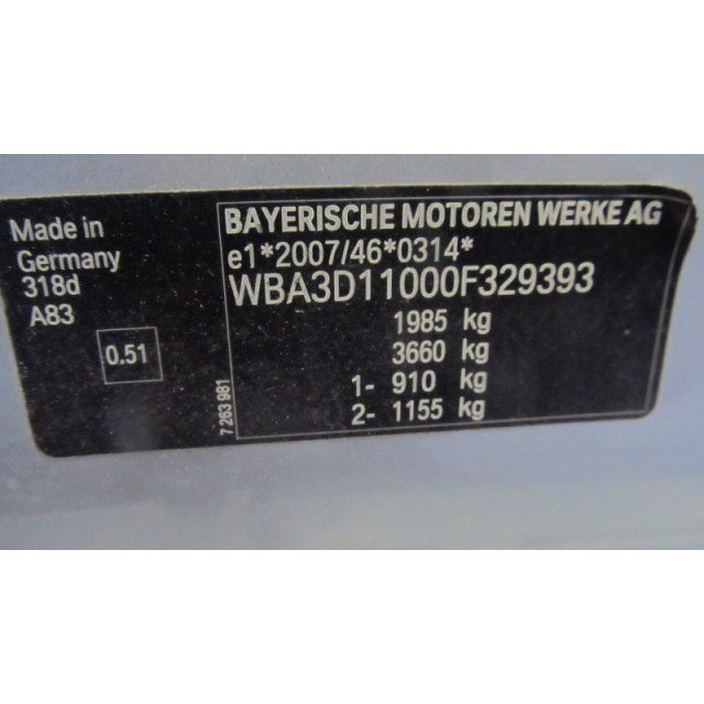 Multimedialny panel sterowania BMW 3 serie (F30) (2012 - 2015) Sedan 318d 2.0 16V (N47-D20C)
