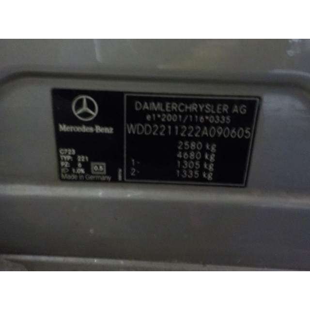 Zawias lewy maski Mercedes-Benz S (W221) (2005 - 2009) Sedan 3.0 S-320 CDI 24V (OM642.930)