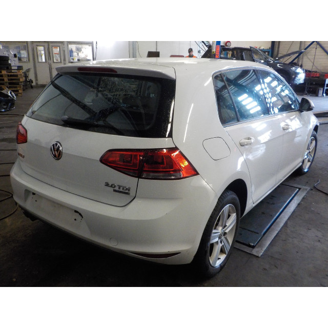 Uchwyt reflektora lewy Volkswagen Golf VII (AUA) (2012 - 2020) Hatchback 2.0 TDI 16V (CRBC)