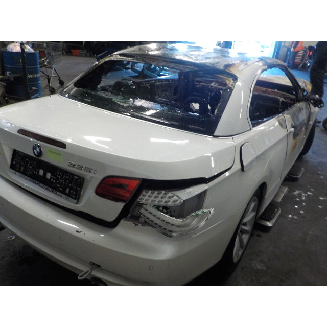 Zacisk hamulcowy tylny lewy BMW 3 serie (E93) (2010 - 2013) Cabrio 335i 24V (N55-B30A)