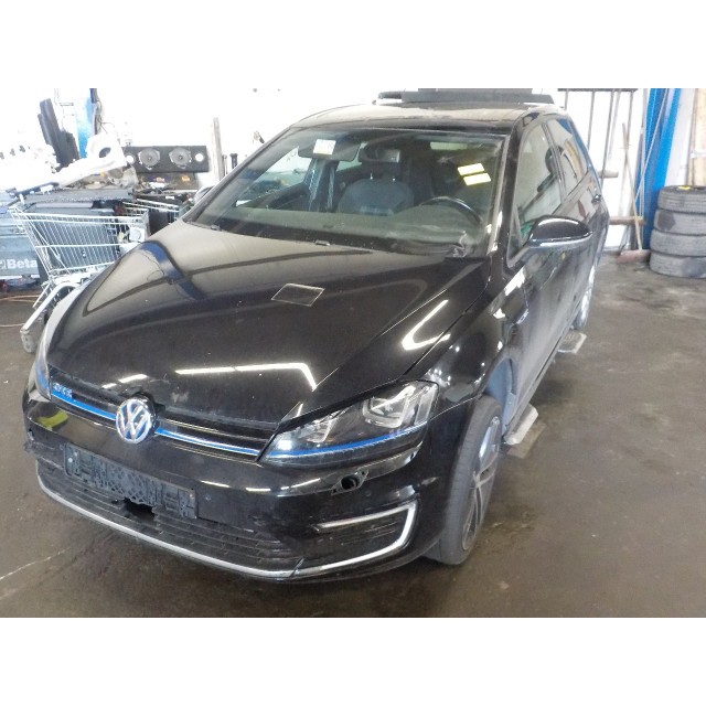Pas bezpieczeństwa lewy tylny Volkswagen Golf VII (AUA) (2014 - 2020) Hatchback 1.4 GTE 16V (CUKB)