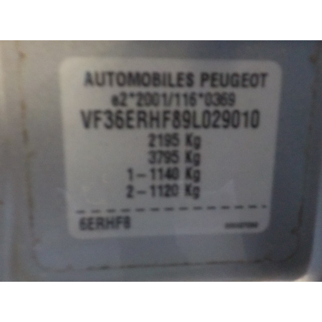 Piasta przednia lewa Peugeot 407 SW (6E) (2008 - 2010) Combi 2.0 HDiF 16V (DW10BTED4(RHF))