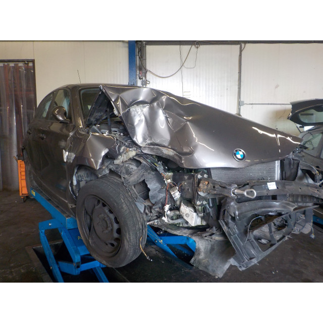 Belka zderzaka tylnego BMW 1 serie (E87/87N) (2007 - 2011) Hatchback 5-drs 118d 16V (N47-D20A)