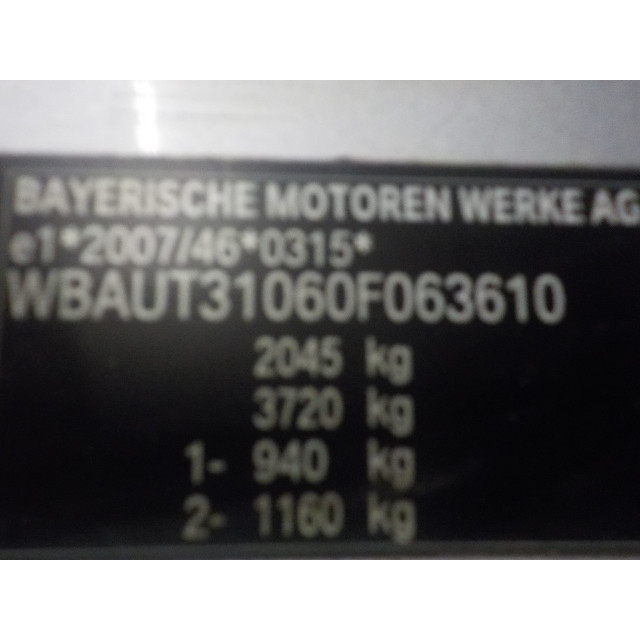 Grill światła przedniego prawego BMW 3 serie Touring (E91) (2007 - 2013) Combi 318d 16V (N47-D20A)