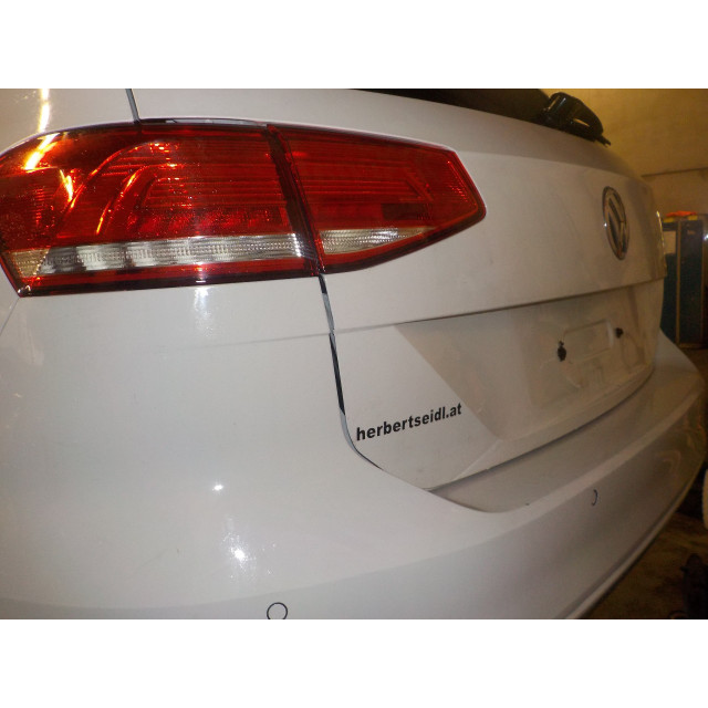 Panel sterowania temperaturą Volkswagen Passat Variant (3G5) (2014 - teraz) Combi 2.0 TDI 16V 150 (CRLB)