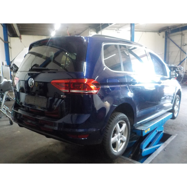 Pas bezpieczeństwa środkowy tylny Volkswagen Touran (5T1) (2016 - 2021) MPV 1.6 TDI SCR BlueMotion Technology (DGDA)