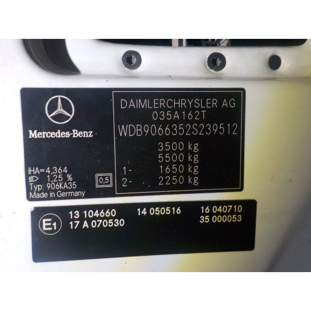 Zacisk hamulcowy przedni prawy Mercedes-Benz Sprinter 3/5t (906.63) (2006 - 2009) Van 311 CDI 16V (OM646.985)