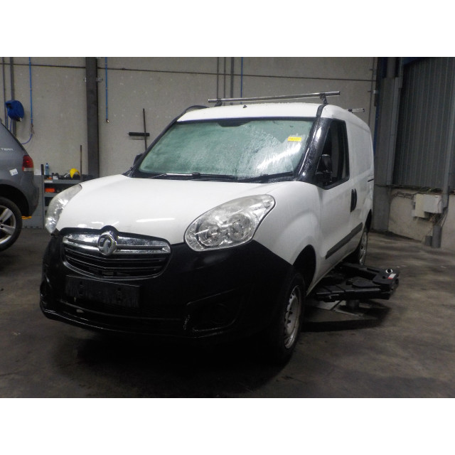 Kolumna zawieszenia przednia prawa Vauxhall / Opel Combo (2012 - teraz) Van 1.3 CDTI 16V ecoFlex (A13FD)