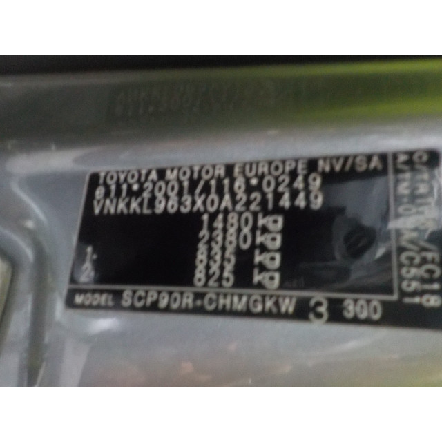 Mechanizm elektryczny centralnego zamka drzwi tylnych lewych Toyota Yaris II (P9) (2005 - 2010) Hatchback 1.3 16V VVT-i (2SZFE)