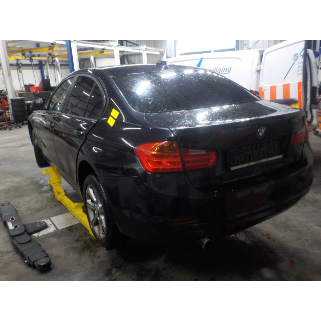 Klapka wlewu paliwa BMW 3 serie (F30) (2012 - 2018) Sedan 316d 2.0 16V (N47-D20C)