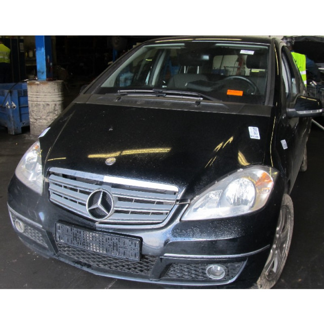 Klapka wlewu paliwa Mercedes-Benz A (W169) (2004 - 2012) Hatchback 1.5 A-150 (M266.920)
