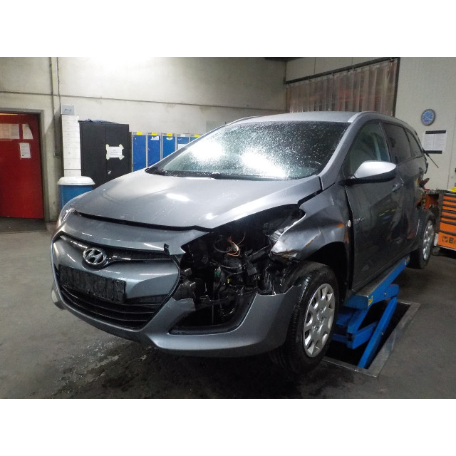 Wycieraczka szyby tylnej Hyundai i30 Wagon (GDHF5) (2012 - 2017) Combi 1.6 GDI Blue 16V (G4FD(Euro 4))
