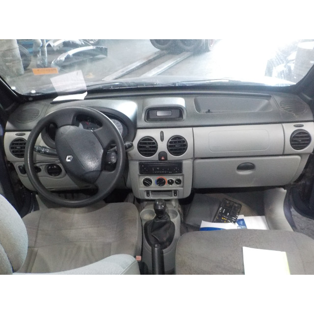 Pas bezpieczeństwa prawy przedni Renault Kangoo (KC) (2003 - 2005) MPV 1.5 dCi 80 (K9K-702)