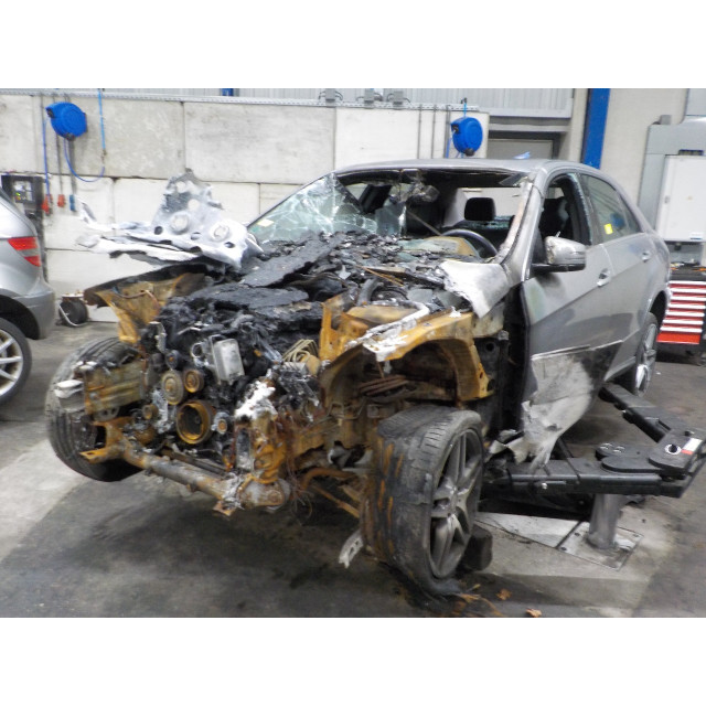 Pas bezpieczeństwa prawy tylny Mercedes-Benz E (W212) (2009 - 2011) Sedan E-350 CGI V6 24V BlueEfficiency (M272.983)