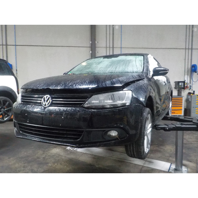 Klapka wlewu paliwa Volkswagen Jetta IV (162/16A) (2010 - 2015) Sedan 1.6 TDI 16V (CAYC(Euro 5))