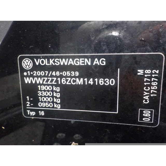 Nadkole przednie prawe Volkswagen Jetta IV (162/16A) (2010 - 2015) Sedan 1.6 TDI 16V (CAYC(Euro 5))