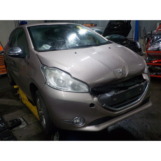 Kolumna zawieszenia przednia prawa Peugeot 208 I (CA/CC/CK/CL) (2012 - 2019) Hatchback 1.6 Vti 16V (EP6C(5FS))