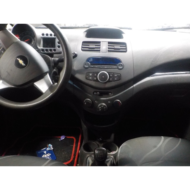 Mechanizm zamka klapy tylnej Daewoo/Chevrolet Spark (M300) (2010 - 2015) Hatchback 1.0 16V Bifuel (LMT)