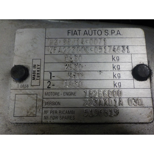 Wahacz przedni lewy Fiat Doblo (223A/119) (2001 - 2005) MPV 1.6 16V (182.B.6000(Euro 3))