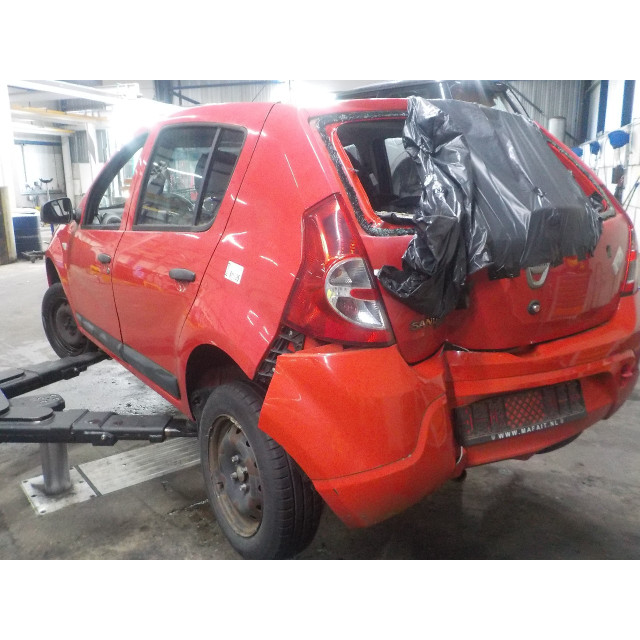 Zderzak przedni Dacia Sandero I (BS) (2009 - 2012) Hatchback 1.4 LPG (K7J-714)