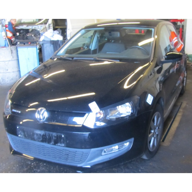 Zacisk hamulcowy przedni lewy Volkswagen Polo V (6R) (2009 - 2014) Hatchback 1.2 TDI 12V BlueMotion (CFWA(Euro 5))