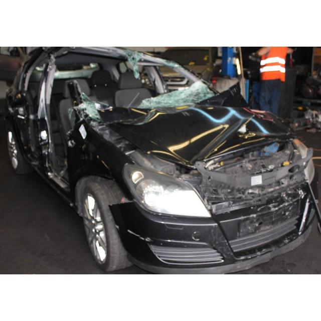 Zacisk hamulcowy tylny lewy Vauxhall / Opel Astra H (L48) (2004 - 2010) Hatchback 5-drs 1.7 CDTi 16V (Z17DTH(Euro 4))