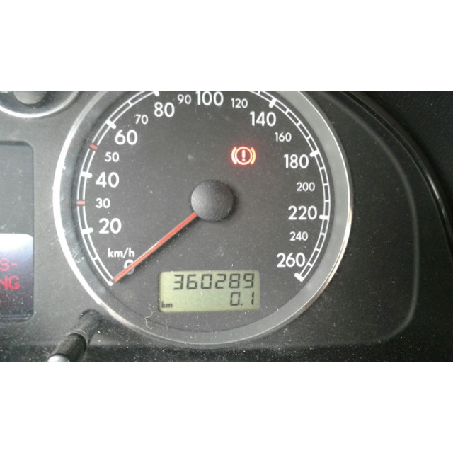Kolumna zawieszenia przednia lewa Volkswagen Passat Variant (3B6) (2000 - 2005) Combi 1.9 TDI 100 (AVB(Euro 3))
