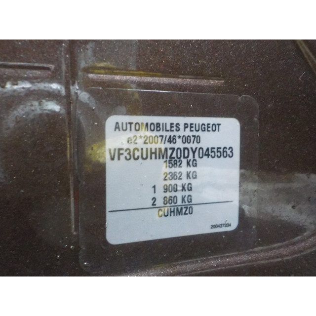 Drzwi tylne lewe Peugeot 2008 (CU) (2013 - 2018) MPV 1.2 Vti 12V PureTech 82 (EB2F(HMZ))