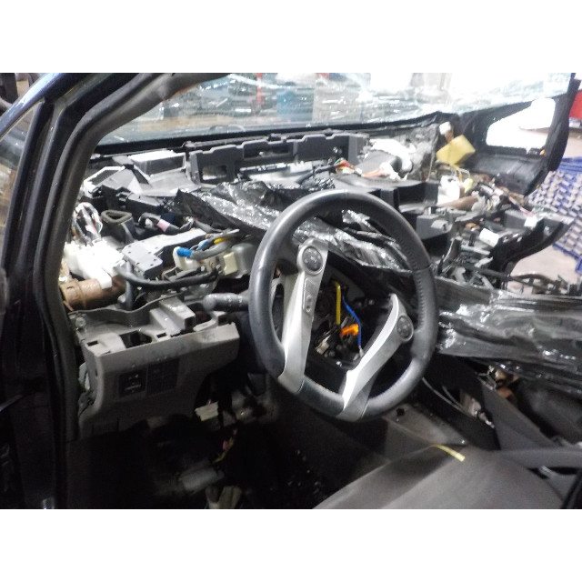 Zacisk hamulcowy przedni lewy Toyota Prius (ZVW3) (2008 - 2016) Hatchback 1.8 16V (2ZRFXE)