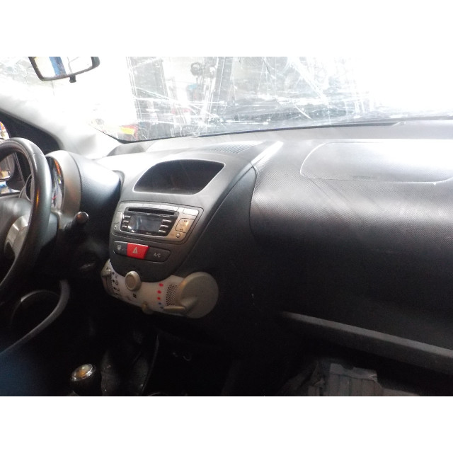 Belka zderzaka tylnego Toyota Aygo (B10) (2005 - 2014) Hatchback 1.0 12V VVT-i (1KR-FE)