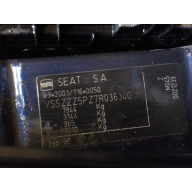 Zderzak tylny Seat Toledo (5P2) (2004 - 2009) MPV 1.6 (BSE)