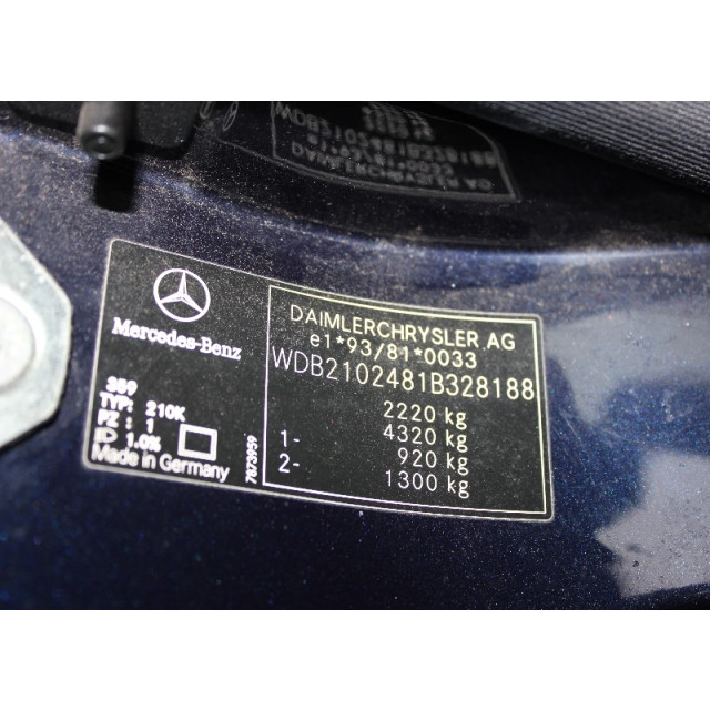 Lusterko zewnętrzne lewe sterowane elektrycznie Mercedes-Benz E Combi (S210) (2000 - 2003) Combi 2.0 E-200K 16V (M111.957)