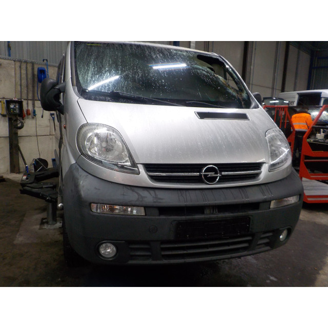 Lewe tylne światło na zewnątrz Vauxhall / Opel Vivaro (2001 - 2014) Van 1.9 DTI 16V (F9Q-760)