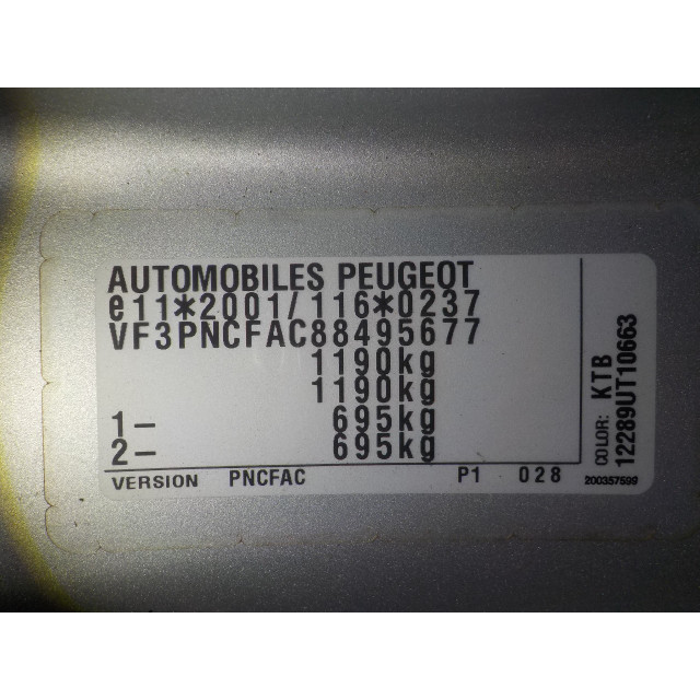 Piasta przednia prawa Peugeot 107 (2005 - 2014) Hatchback 1.0 12V (384F(1KR))