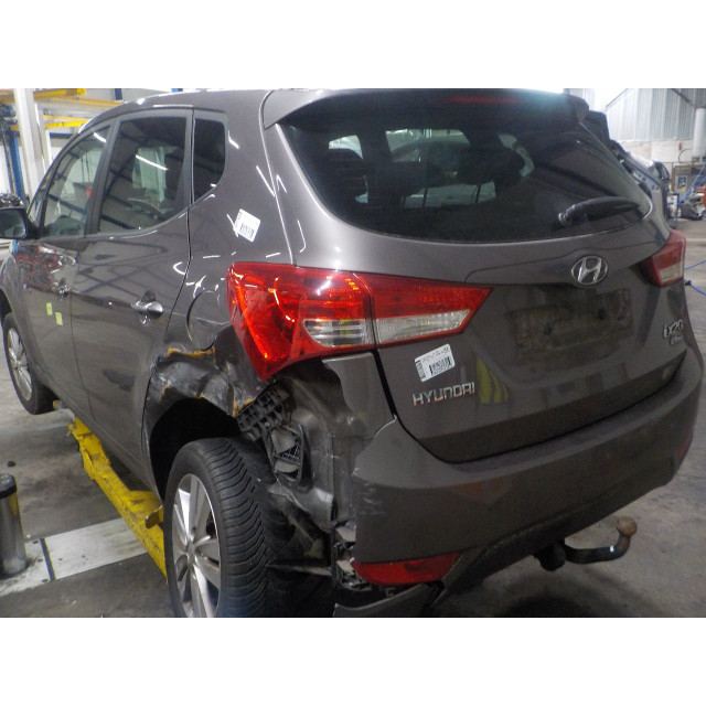 Pas bezpieczeństwa lewy tylny Hyundai iX20 (JC) (2010 - 2019) SUV 1.4i 16V (G4FA)