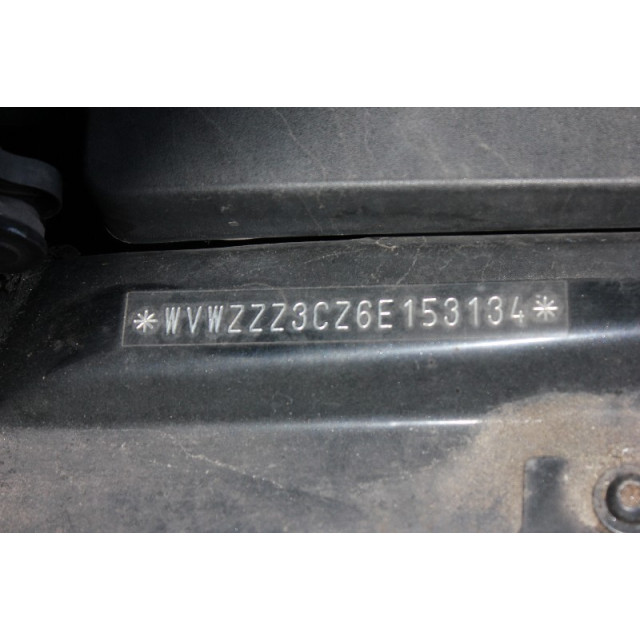 Silnik sterowanych elektrycznie szyb drzwi tylnych prawych Volkswagen Passat Variant (3C5) (2005 - 2010) Combi 2.0 FSI 16V (BVY)