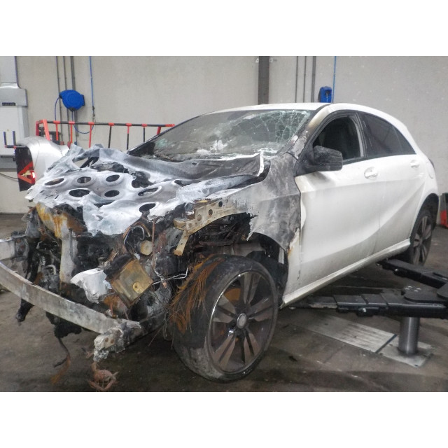 Wycieraczka szyby tylnej Mercedes-Benz A (W176) (2012 - 2018) Hatchback 1.6 A-180 16V (M270.910)