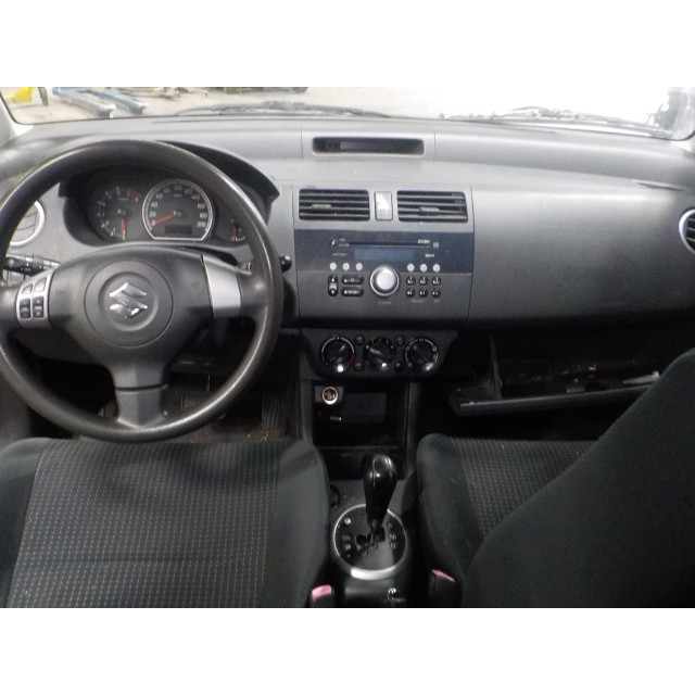 Kolumna zawieszenia przednia prawa Suzuki Swift (ZA/ZC/ZD1/2/3/9) (2005 - 2010) Hatchback 1.3 VVT 16V (M13A VVT)