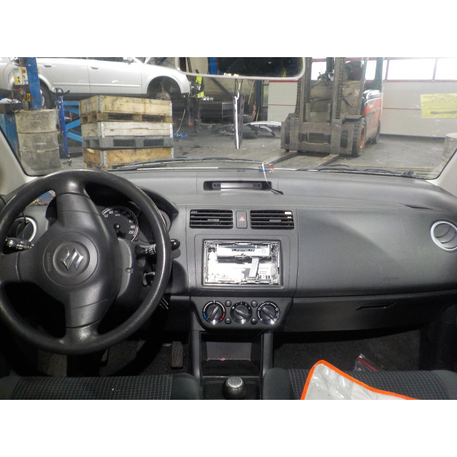 Lusterko zewnętrzne prawe sterowane elektrycznie Suzuki Swift (ZA/ZC/ZD1/2/3/9) (2005 - 2010) Hatchback 1.5 VVT 16V (M15A(Euro 4))