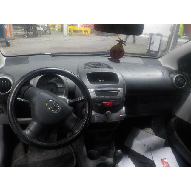Drzwi przednie prawe Toyota Aygo (B10) (2005 - 2014) Hatchback 1.0 12V VVT-i (1KR-FE)