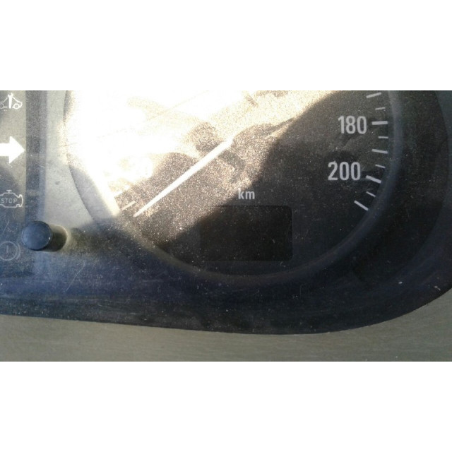 Zacisk hamulcowy przedni prawy Vauxhall / Opel Vivaro (2001 - 2014) Bus 1.9 DTI 16V (F9Q-760)