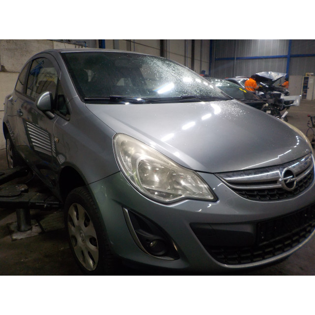 Pas bezpieczeństwa prawy przedni Vauxhall / Opel Corsa D (2011 - 2014) Hatchback 1.2 16V ecoFLEX Bi-Fuel (A12XER(Euro 5))