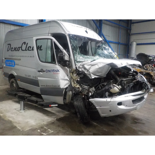 Narożnik zderzaka, lewy tył Mercedes-Benz Sprinter 3/5t (906.63) (2009 - 2016) Van 313 CDI 16V (OM651.957)