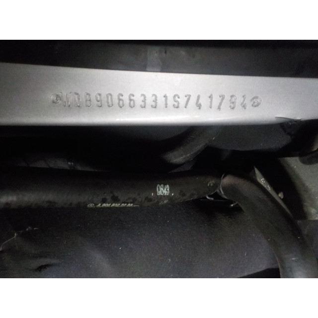Mechanizm elektryczny centralnego zamka drzwi tylnych prawych Mercedes-Benz Sprinter 3/5t (906.63) (2009 - 2016) Van 313 CDI 16V (OM651.957)