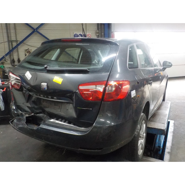 Pas bezpieczeństwa prawy tylny Seat Ibiza ST (6J8) (2010 - 2015) Combi 1.2 TDI Ecomotive (CFWA)