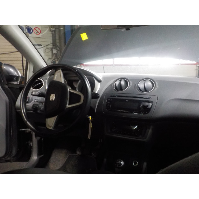 Lusterko zewnętrzne prawe sterowane elektrycznie Seat Ibiza ST (6J8) (2010 - 2015) Combi 1.2 TDI Ecomotive (CFWA)