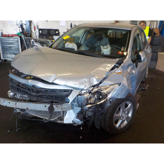 Kolumna zawieszenia przednia prawa Toyota Auris (E15) (2010 - 2012) Hatchback 1.8 16V HSD Full Hybrid (2ZRFXE)
